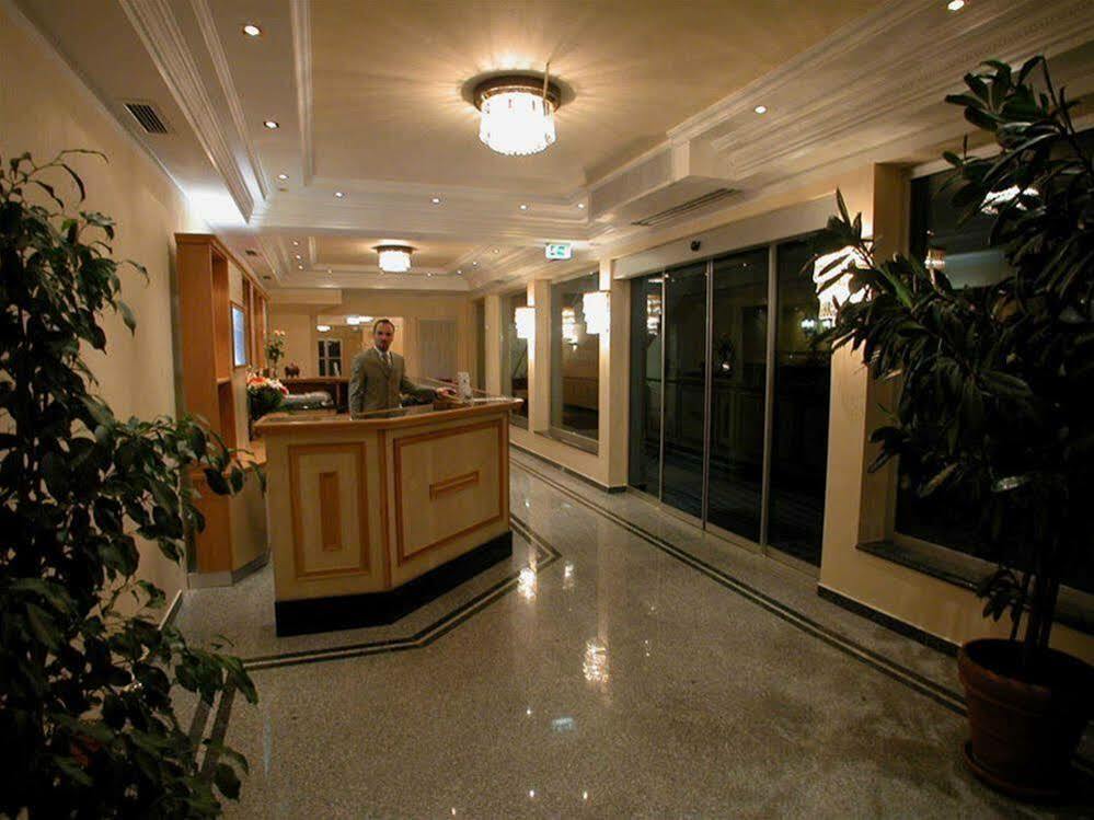 Atlas Hotel 4*